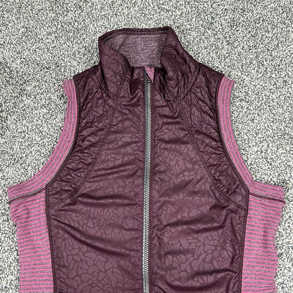 Lululemon Rebel Runner Vest Womens 4 Petal‎ Camo Print Quilted Bordeaux Berry - Picture 3 of 11